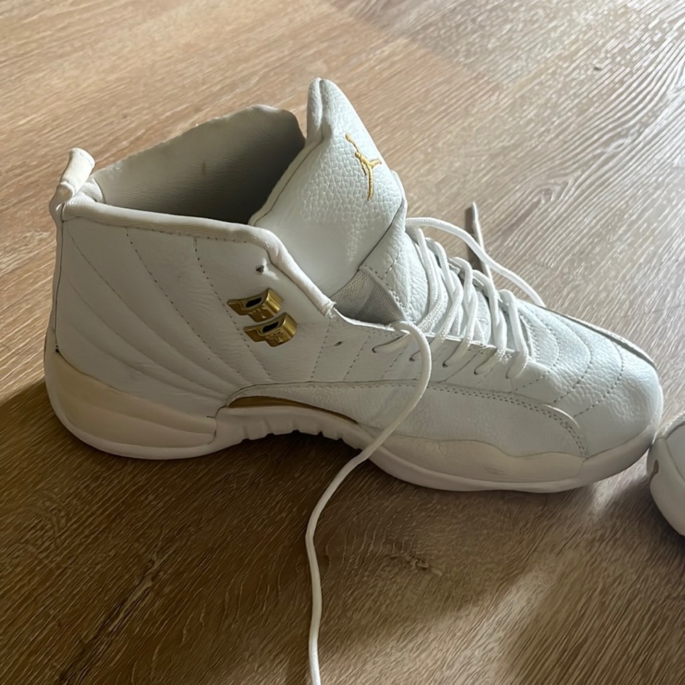 Pair of air Jordan retro 13 white Jordan’s in perfect condition